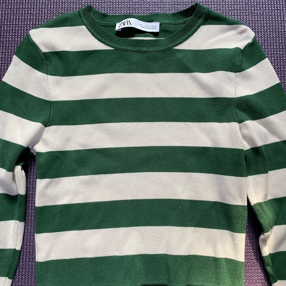 ZARA 💚💚 green striped long sleeve knit